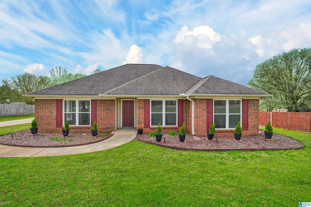 154 SILVERSTONE LANE, Alabaster, AL 35007