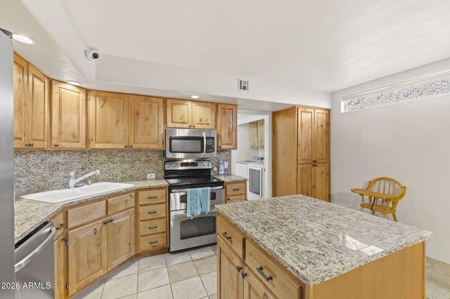 47012 N New River Road, New River, AZ 85087