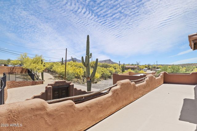 47012 N New River Road, New River, AZ 85087