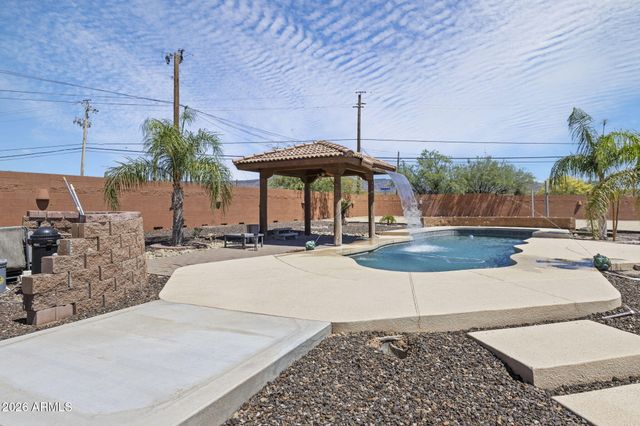 47012 N New River Road, New River, AZ 85087