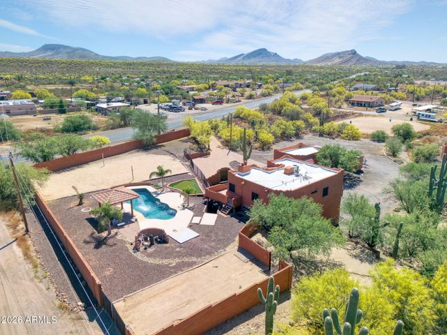 47012 N New River Road, New River, AZ 85087