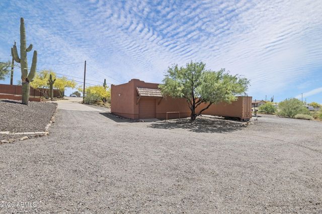 47012 N New River Road, New River, AZ 85087