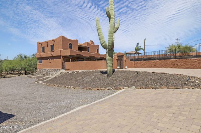 47012 N New River Road, New River, AZ 85087