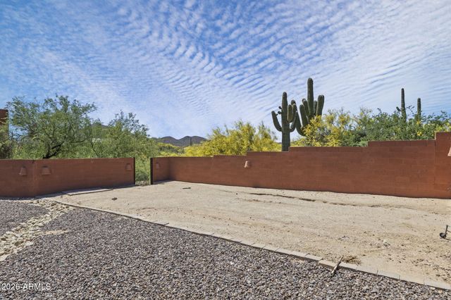 47012 N New River Road, New River, AZ 85087