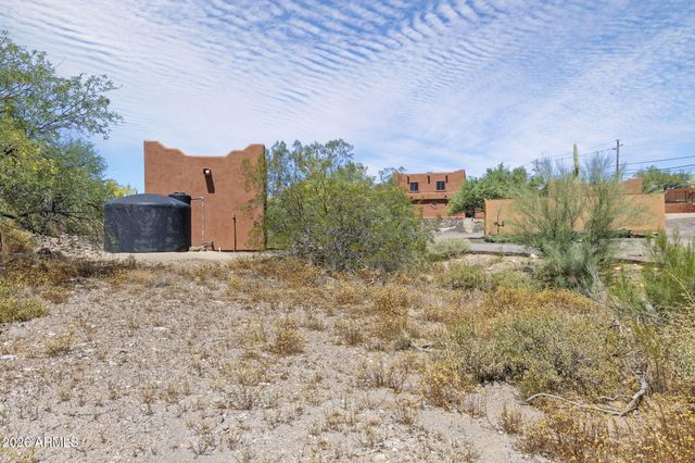 47012 N New River Road, New River, AZ 85087