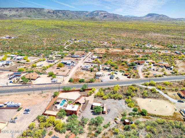 47012 N New River Road, New River, AZ 85087
