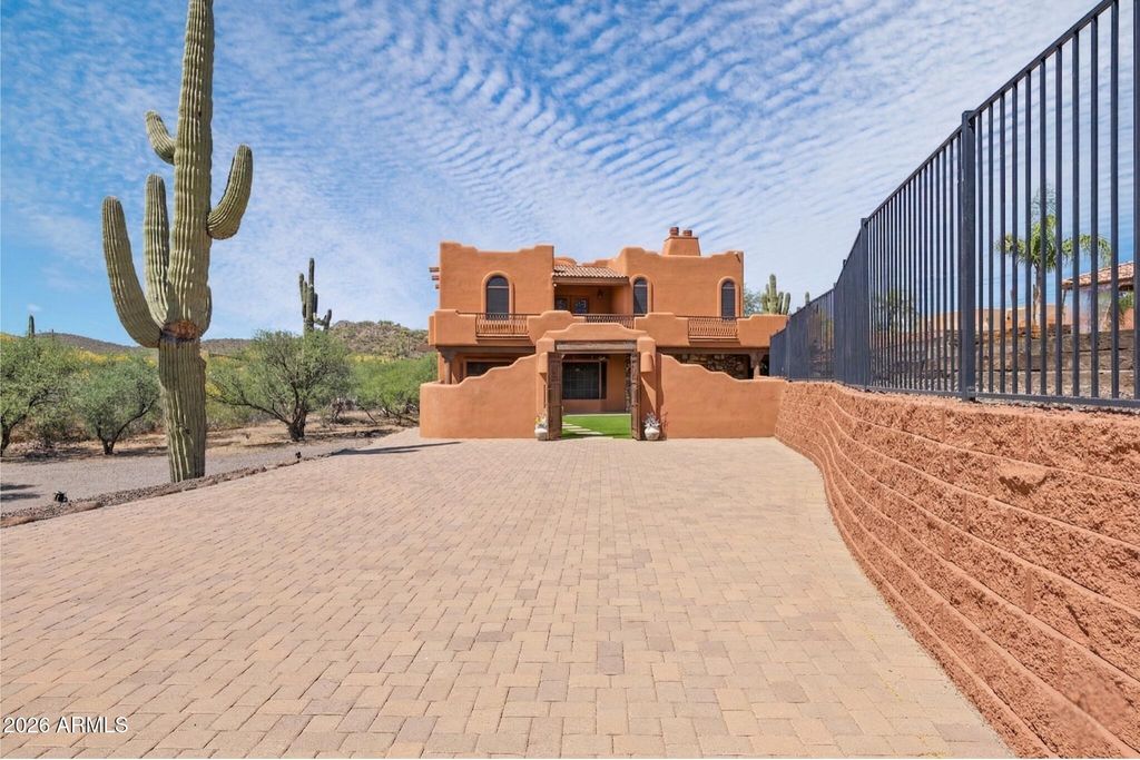 47012 N New River Road, New River, AZ 85087