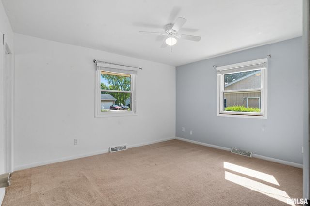 109 N 3RD Street, Colona, IL 61241