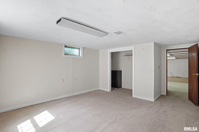 109 N 3RD Street, Colona, IL 61241