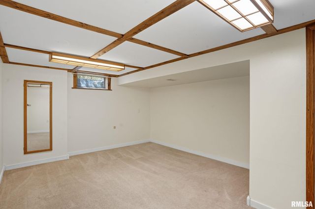 109 N 3RD Street, Colona, IL 61241