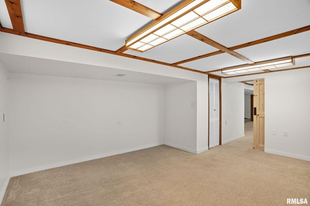 109 N 3RD Street, Colona, IL 61241