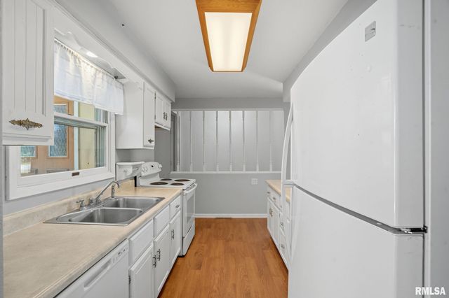 109 N 3RD Street, Colona, IL 61241