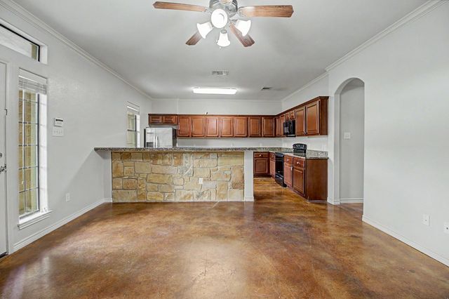 3337 Lieutenant Avenue, College Station, TX 77845