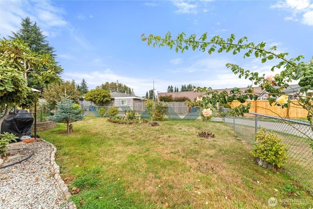 10107 Meridian Avenue, Everett, WA 98208