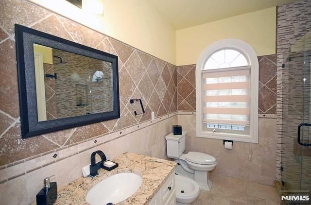 135 Paterson Avenue B, Lodi, NJ 07644