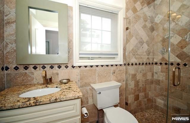 135 Paterson Avenue B, Lodi, NJ 07644