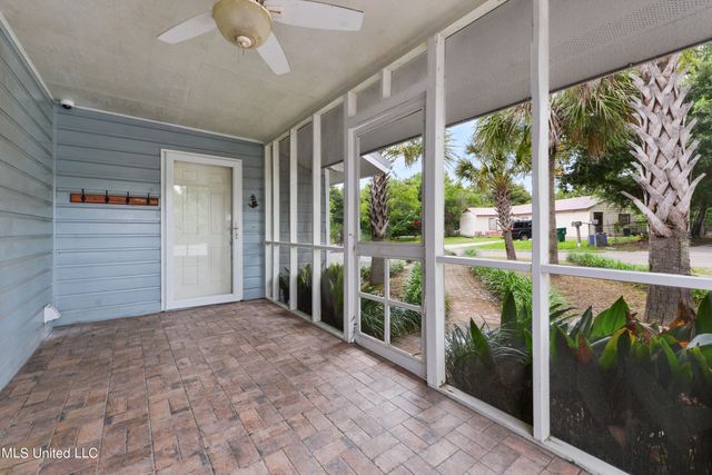 100 Hickory Lane, Bay Saint Louis, MS 39520