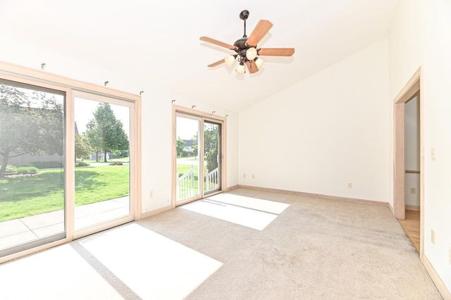 540 Mc Aurther LANE #B, Brookfield, WI 53045