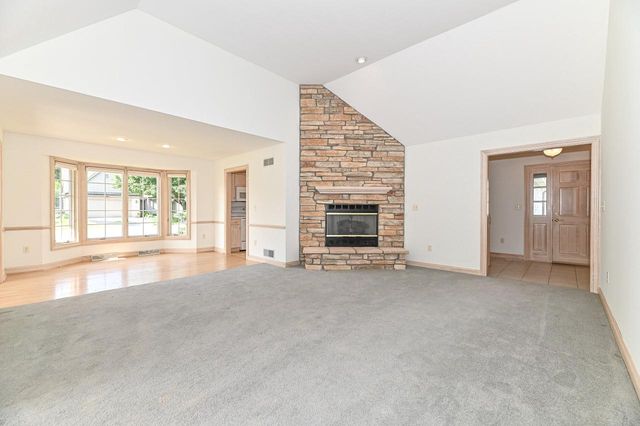 540 Mc Aurther LANE #B, Brookfield, WI 53045