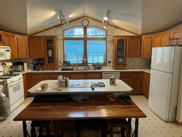 12210 FOREST Drive, Linesville, PA 16424