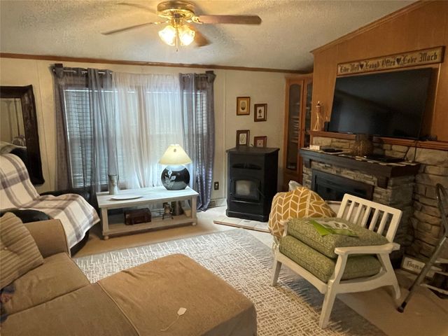 12210 FOREST Drive, Linesville, PA 16424