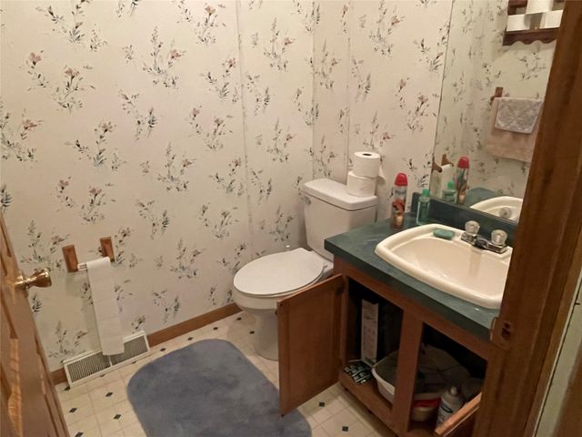 12210 FOREST Drive, Linesville, PA 16424