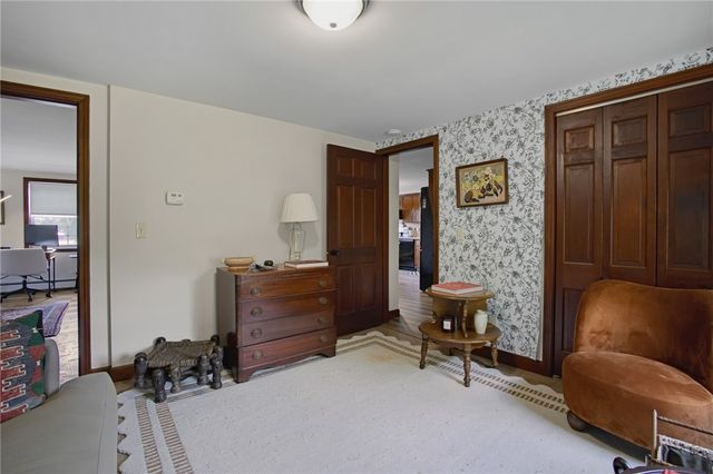 1 Sayles Hill Road, Lincoln, RI 02838
