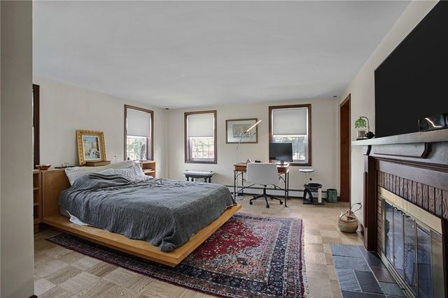 1 Sayles Hill Road, Lincoln, RI 02838