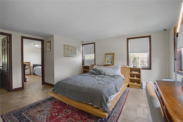 1 Sayles Hill Road, Lincoln, RI 02838