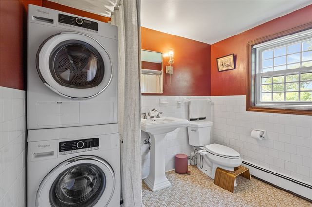 1 Sayles Hill Road, Lincoln, RI 02838