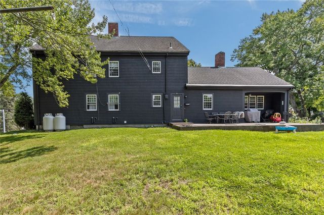 1 Sayles Hill Road, Lincoln, RI 02838