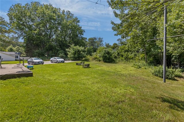 1 Sayles Hill Road, Lincoln, RI 02838