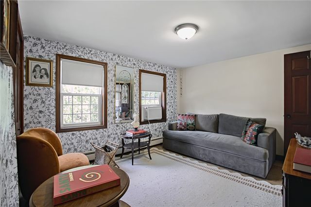 1 Sayles Hill Road, Lincoln, RI 02838