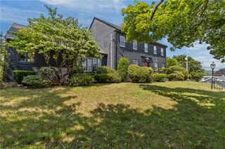 1 Sayles Hill Road, Lincoln, RI 02838