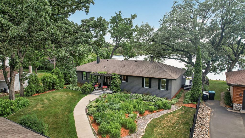 7805 Gloria Circle, Mounds View, MN 55112