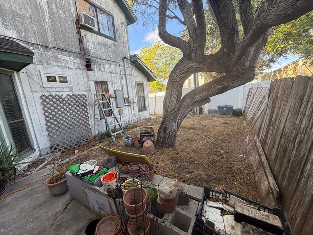 6002 Deer Creek Dr, Corpus Christi, TX 78415