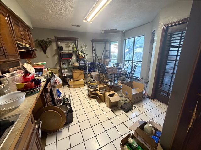 6002 Deer Creek Dr, Corpus Christi, TX 78415