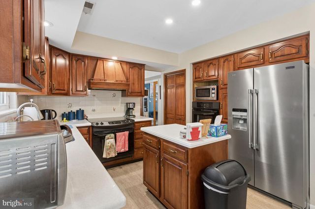 1297 QUARRY COMMONS DR, Yardley, PA 19067