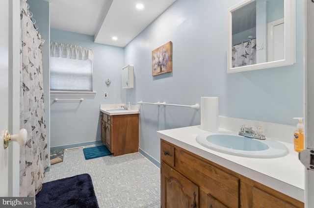 1297 QUARRY COMMONS DR, Yardley, PA 19067
