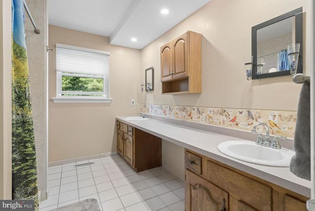 1297 QUARRY COMMONS DR, Yardley, PA 19067