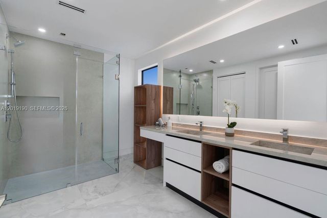 2265 SW 4 St, Miami, FL 33135