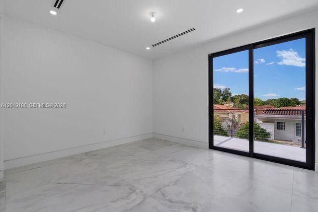 2265 SW 4 St, Miami, FL 33135