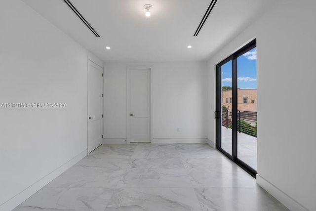 2265 SW 4 St, Miami, FL 33135