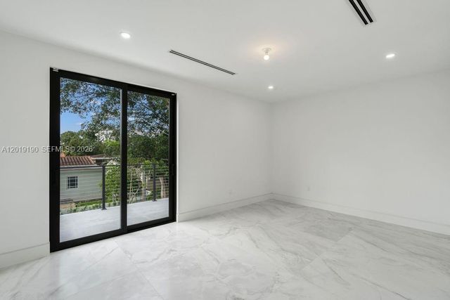 2265 SW 4 St, Miami, FL 33135