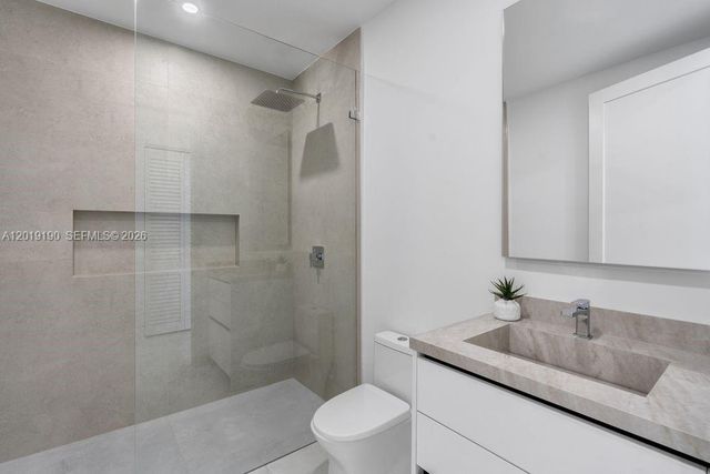 2265 SW 4 St, Miami, FL 33135
