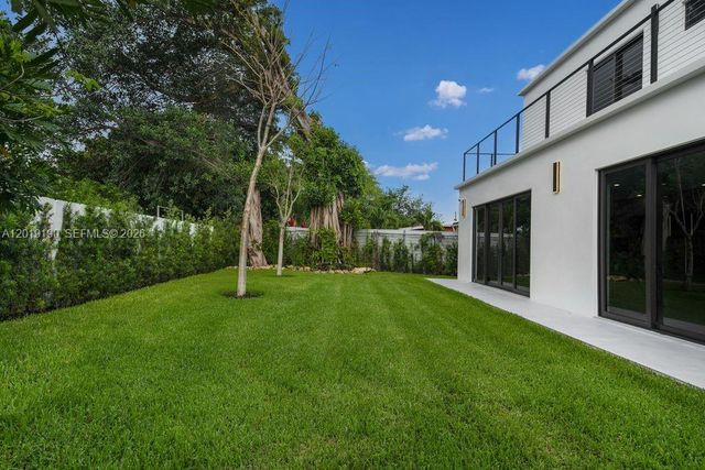 2265 SW 4 St, Miami, FL 33135