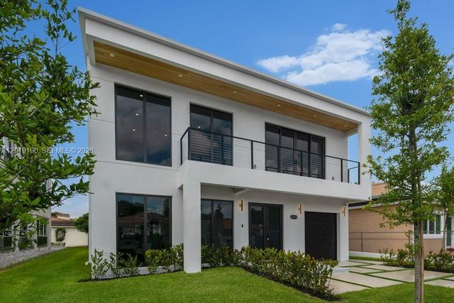 2265 SW 4 St, Miami, FL 33135