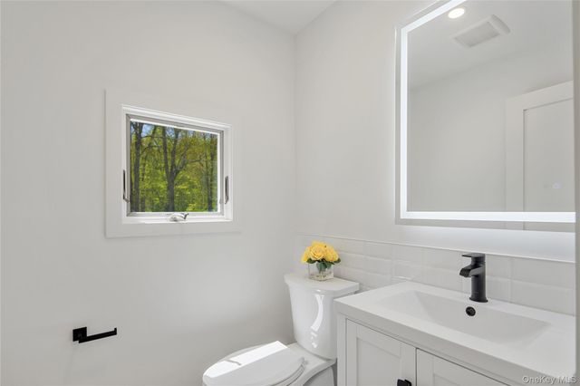 1 Patriots Farm Place, Armonk, NY 10504