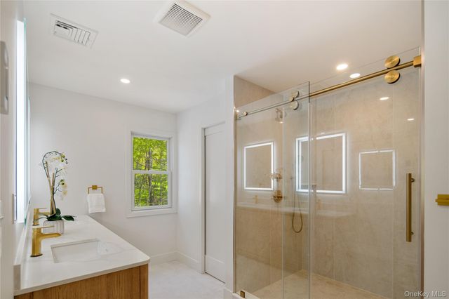 1 Patriots Farm Place, Armonk, NY 10504