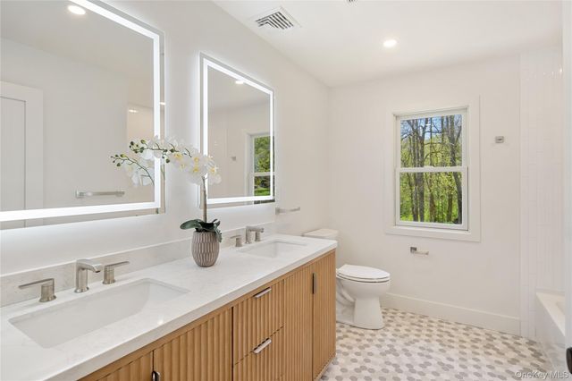 1 Patriots Farm Place, Armonk, NY 10504